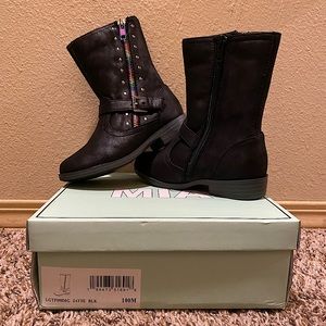✨🌈NIB girls MIA GIRL textured leather boots.